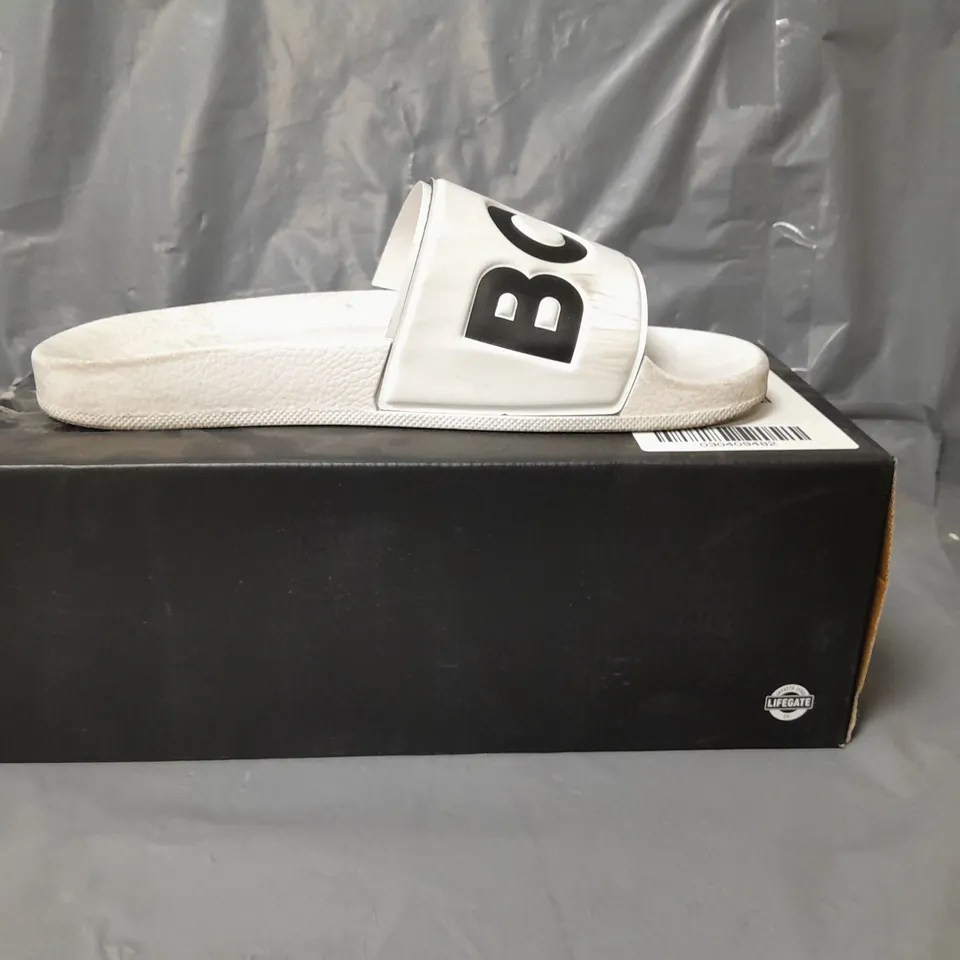 BOSS MENS SLIDERS WHITE SIZE 8