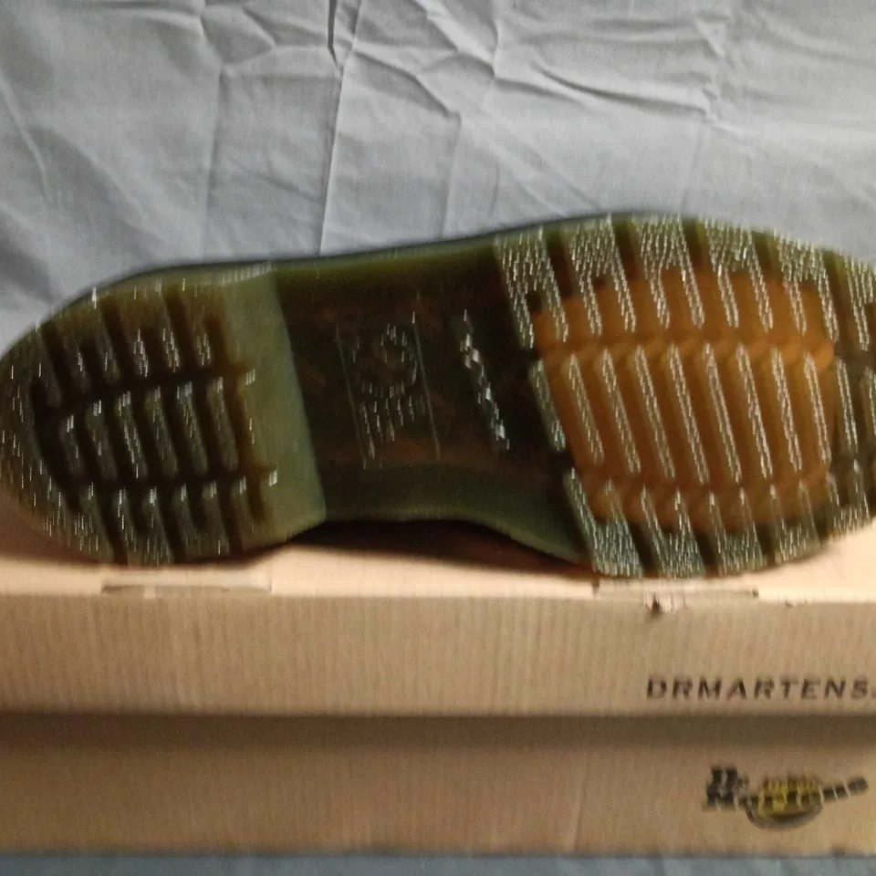 DR. MARTENS BLACK LEATHER TASSEL LOAFERS – UK SIZE 6