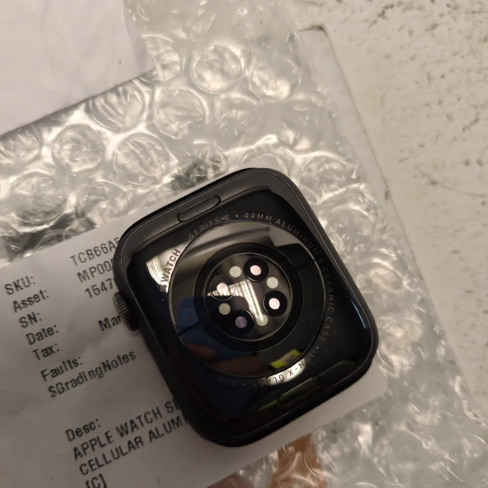 APPLE WATCH SERIES 6 44MM SPACE GREY ALUMINIUM – CELLULAR (A2376)