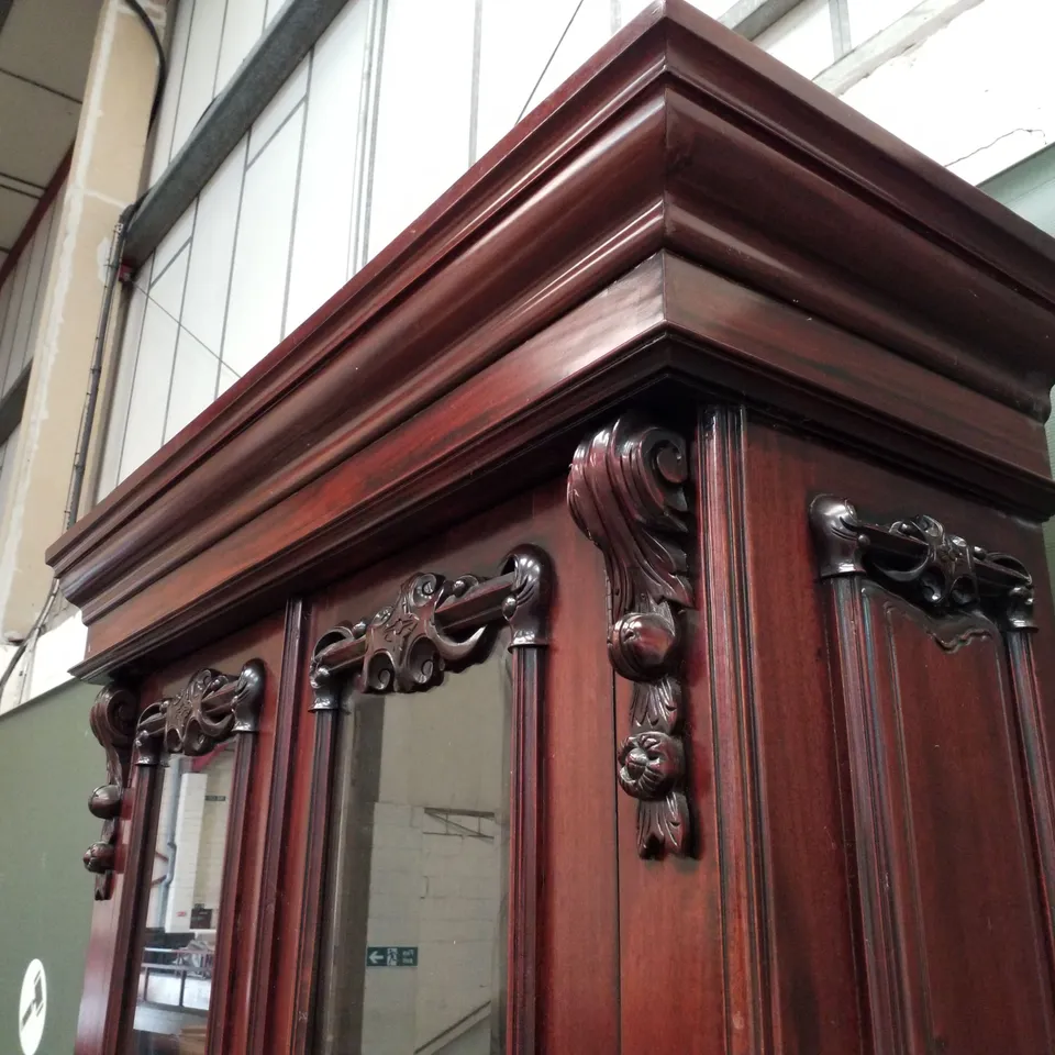 VICTORIAN MAHOGANY VENEER PART GLAZED LOCKABLE BOOKCASE WITH CUPBOARD