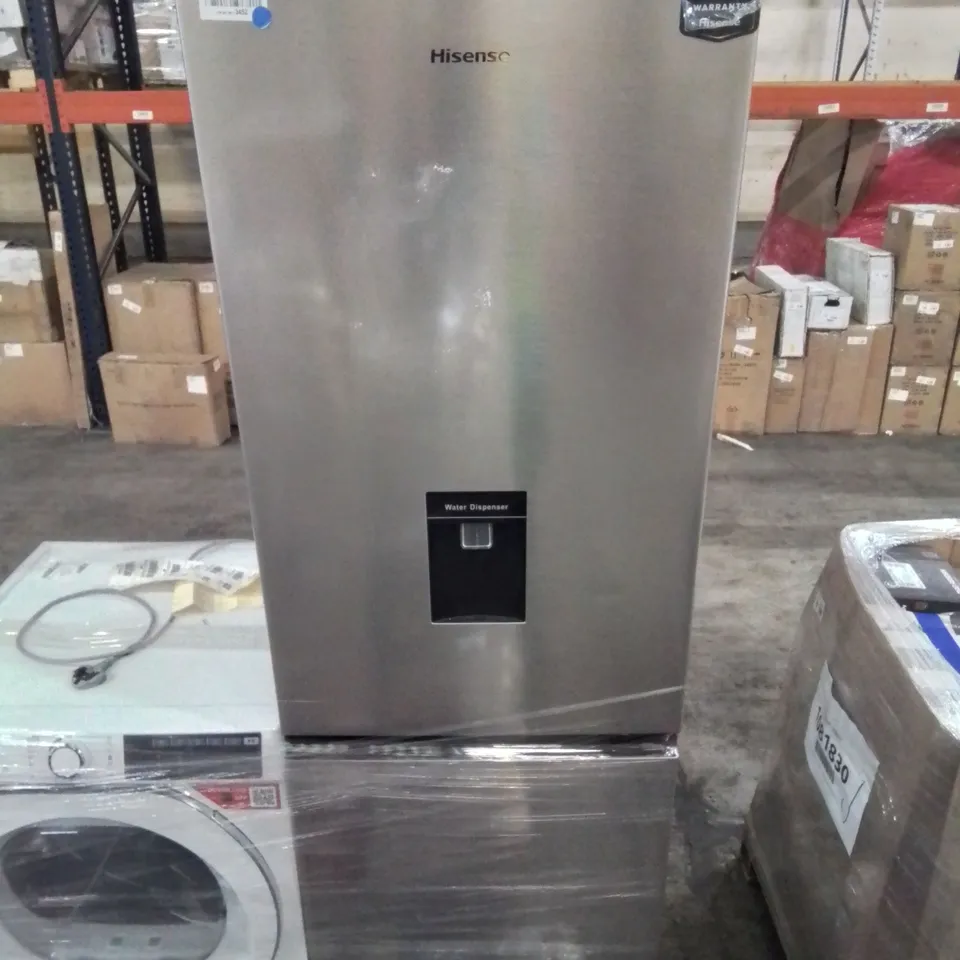 HISENSE 55CM FREESTANDING FRIDGE FREEZER SILVER AND HOOVER H-DRY 500 NDEH9A2TCE FREESTANDING HEAT PUMP TUMBLE DRYER - UNPROCESSED RAW RETURNS