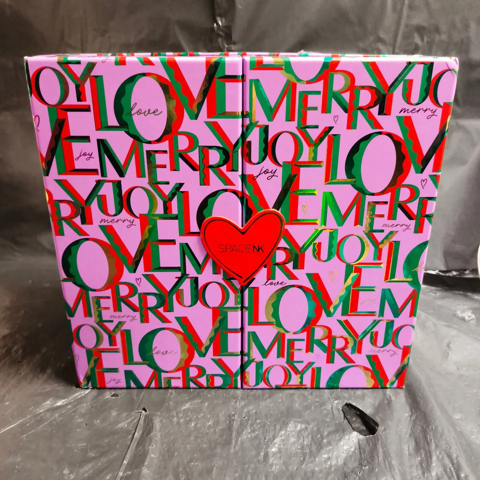 SPACE NK ADVENT CALENDAR – PINK PRINTED GIFT BOXES
