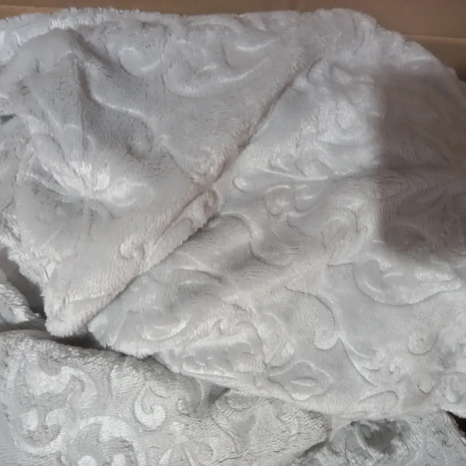 BOXED COZEE HOME VELVETSOFT SET OF 2 OXFORD PILLOWCASES IN GREY