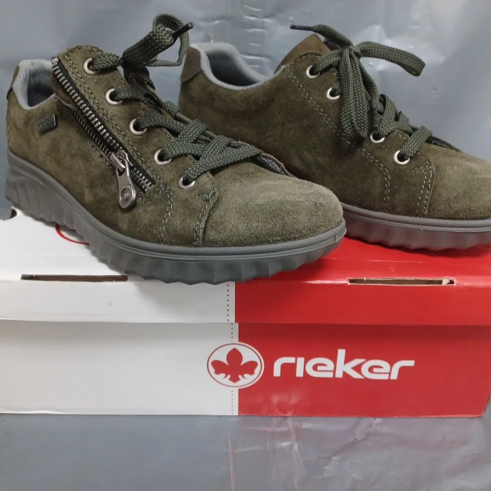 BOXED PAIR OF RIEKER WATER RESISTANT SHOES IN KHAKI SIZE 5