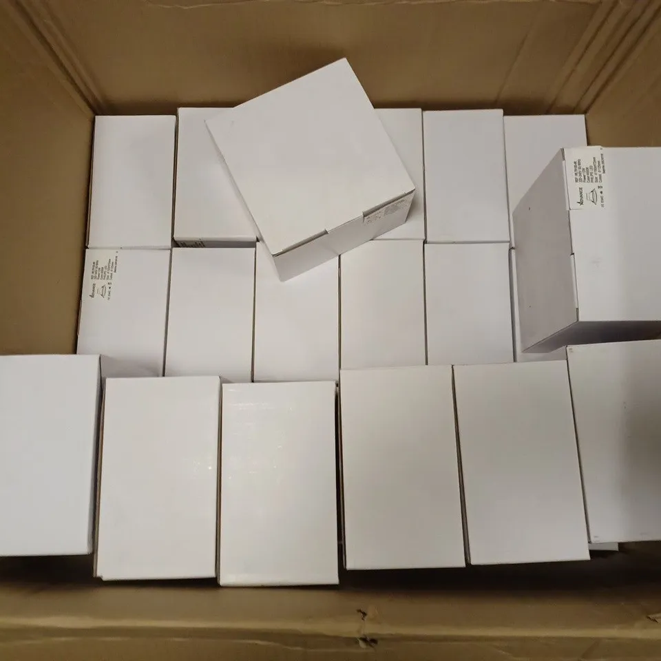 LOT OF APPROXIMATELY 26 BRAND NEW 150MM LED ROUND 12W DOWNLIGHT 4K