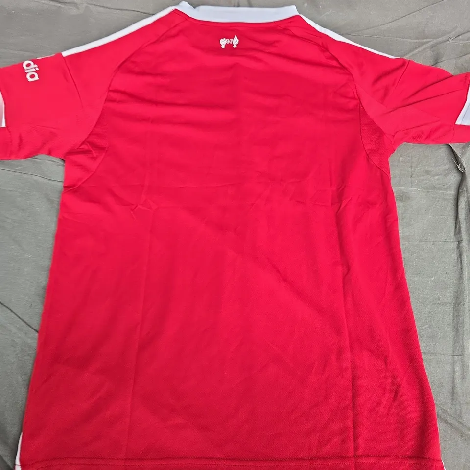 LIVERPOOL FC HOME SHIRT – RED ADIDAS, LFC CREST, STANDARD CHARTERED SPONSOR, AEROREADY, UK SIZE L (MEN)