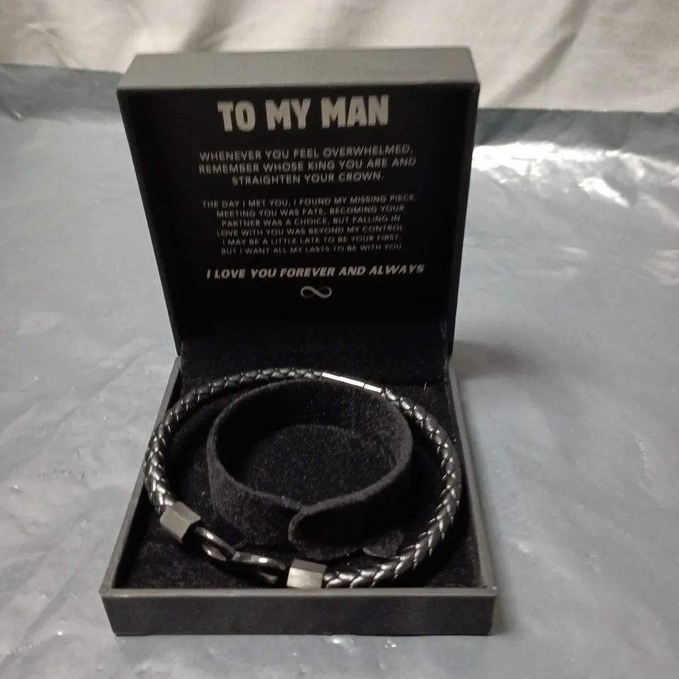 BOX OF APPROXIMATELY 25 ASSORTED ITEMS OF JEWELRY TO INCLUDE:REDMI WATCH AND INFINITY BRACELET