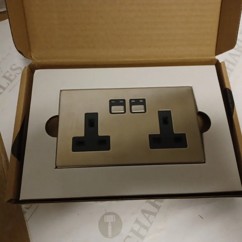 LIGHTWAVE WALL SOCKET 