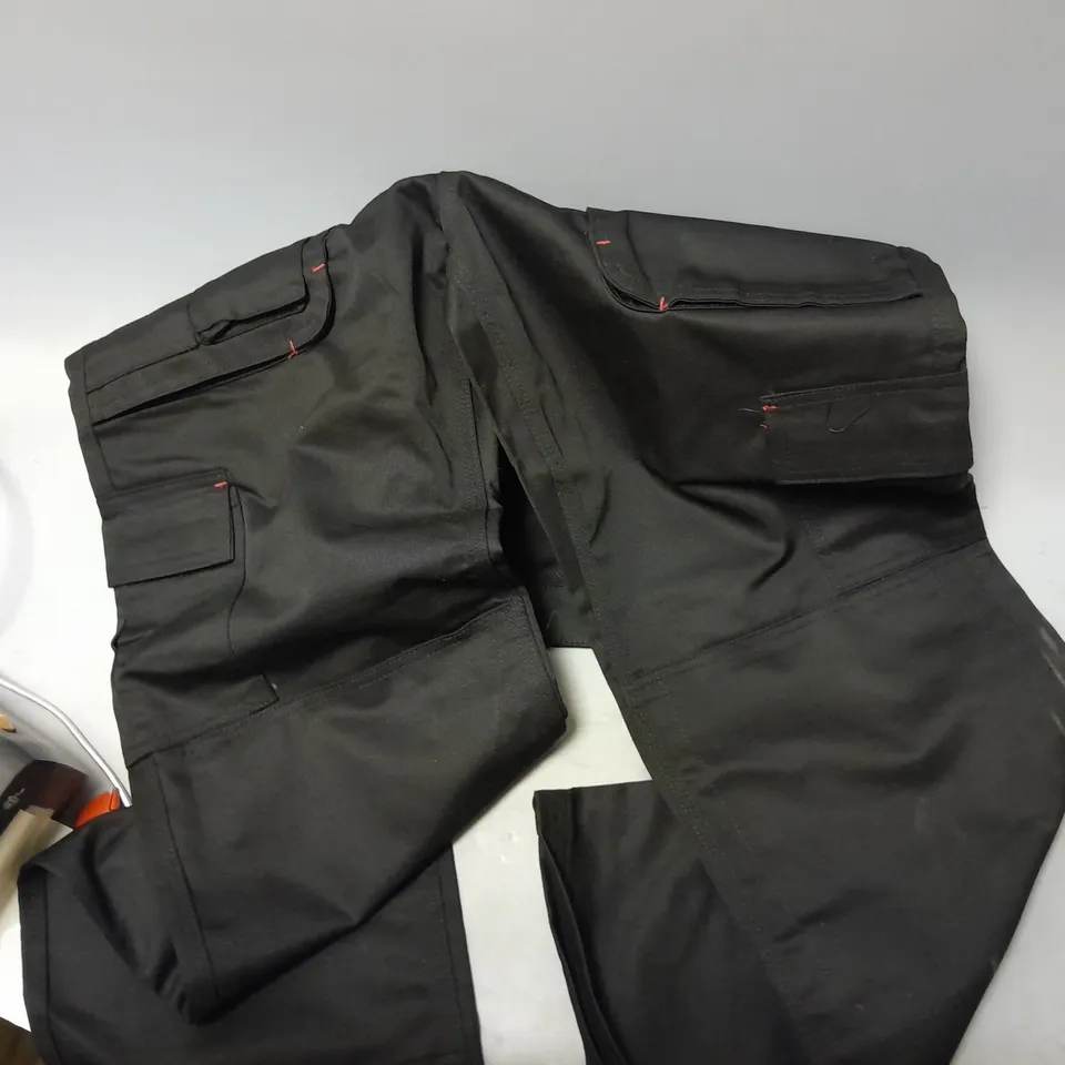 LEE COOPER WORKWEAR BLACK TROUSERS W34/L31