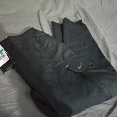 NIKE FLEECE JOGGER IN BLACK SIZE XL