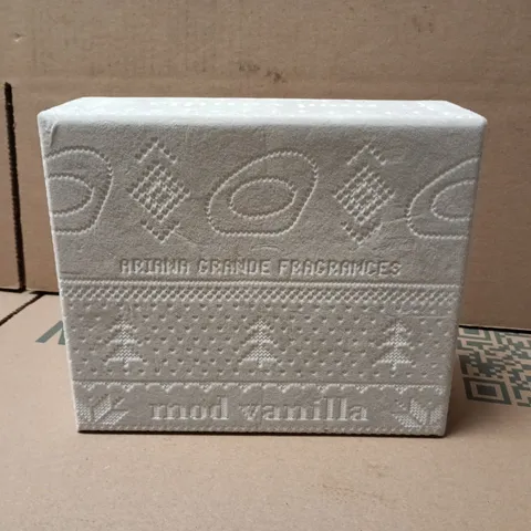 BOXED ARIANA GRANDE MOD VANILLA GIFT SET 30ML
