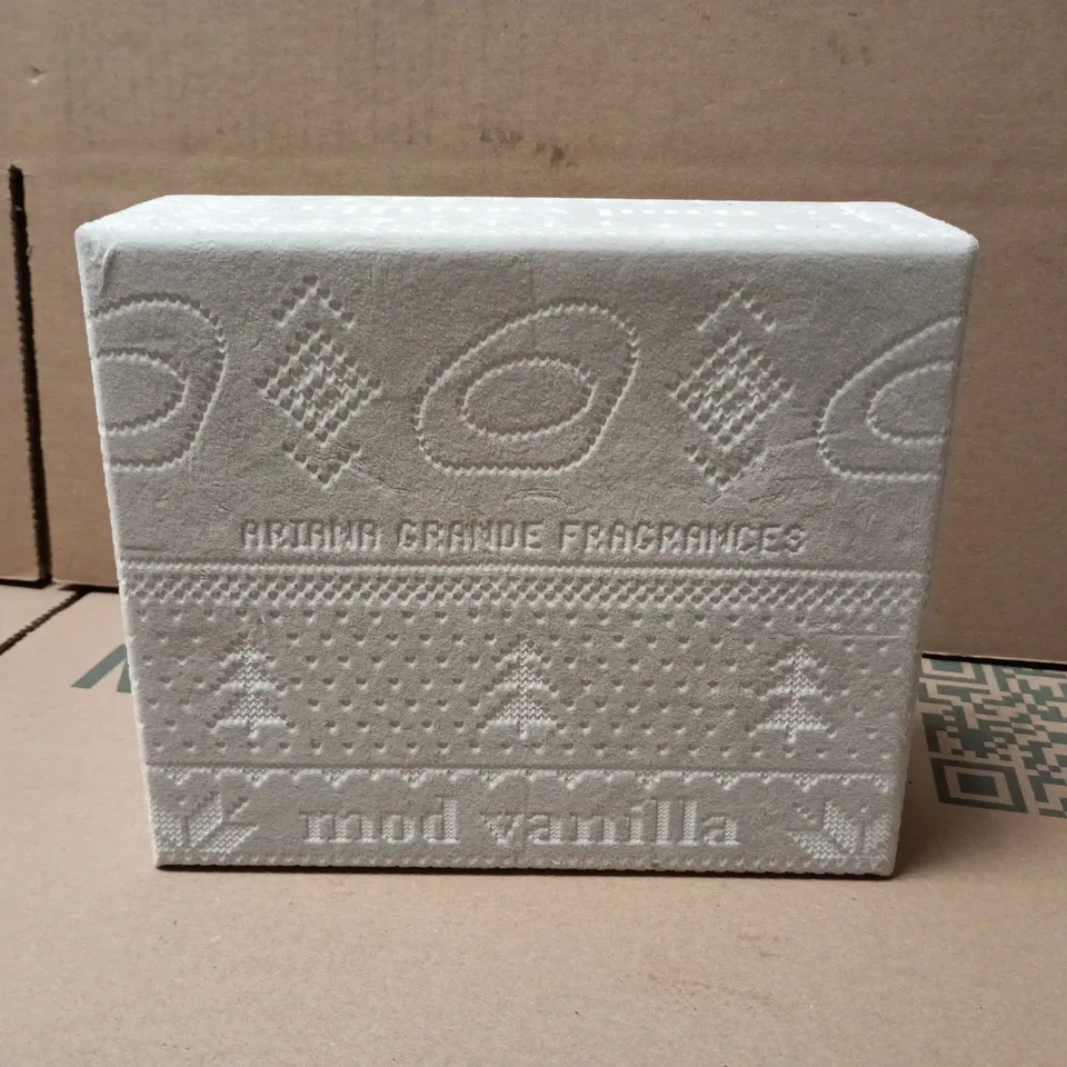 BOXED ARIANA GRANDE MOD VANILLA GIFT SET 30ML