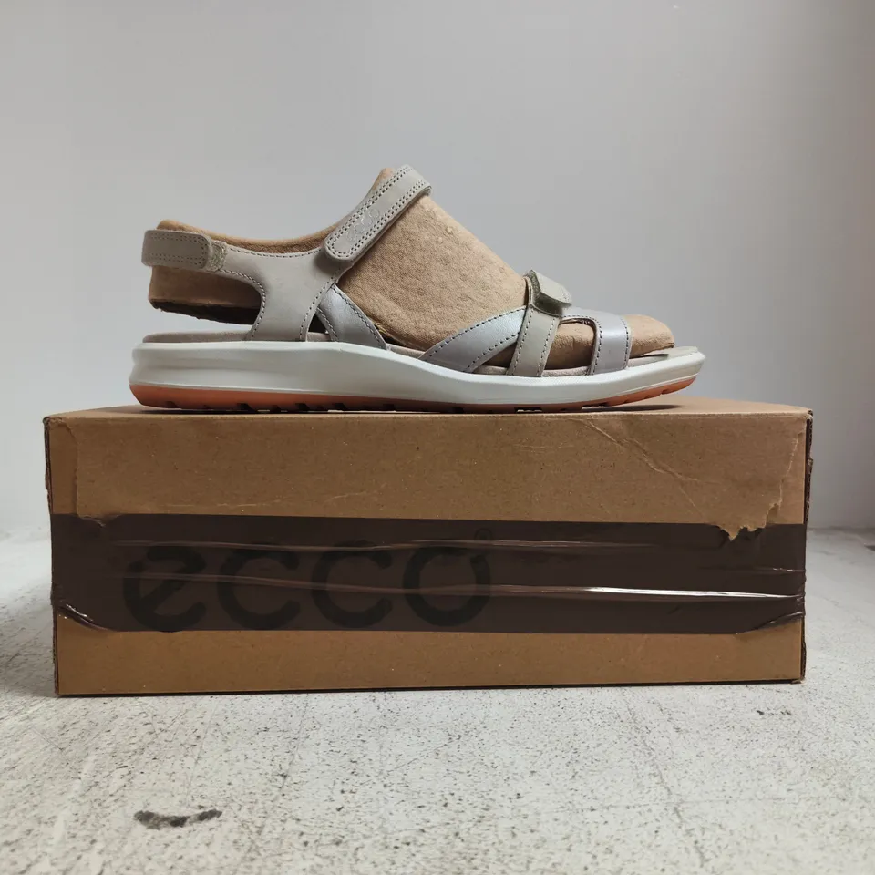 BOXED PAIR OF ECCO CRUISE II SANDALS IN GRAVEL SIZE UK 6