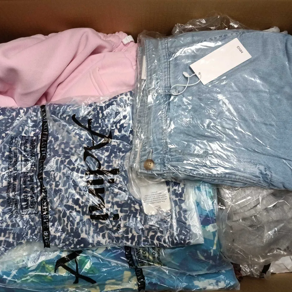 APPROXIMATELY 25 ASSORTED CLOTHING AND FASHION PRODUCTS IN VARIOUS STYLES AND SIZES - COLLECTION ONLY