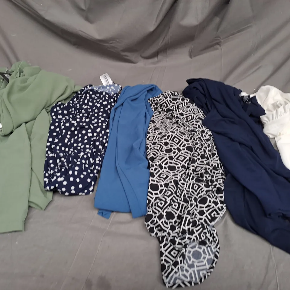 BOX OF ASSORTED CLOTHING ITEMS TOO INCLUDE COATS , TOPS, AND TROUSERS ETC. 