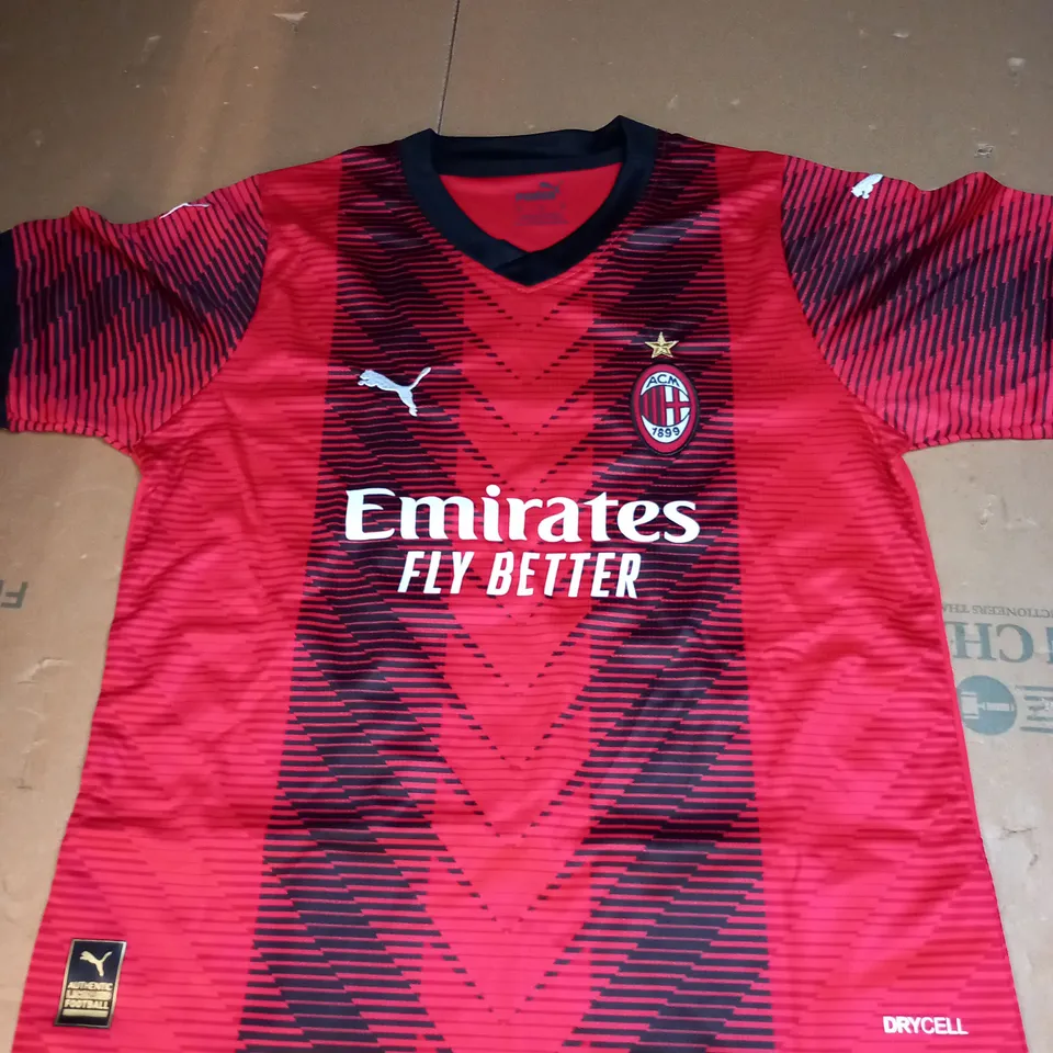 AC MILAN HOME SHIRT WITH 11 IBRAHIMOVIC SIZE 26