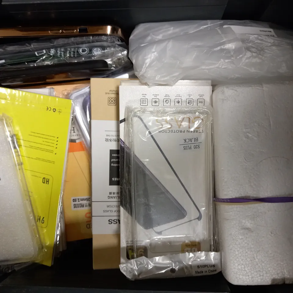 LOT OF APPROXIMATELY 20 PHONE ACCESSORIES, TO INCLUDE CASES, SCREEN PROTECTORS, CHARGERS, ETC 