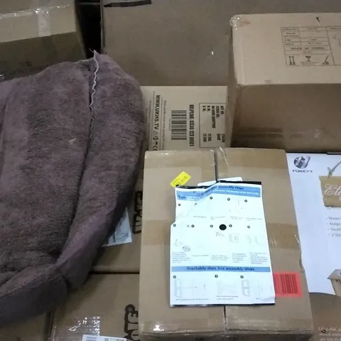 PALLET OF ASSORTED ITEMS INCLUDING ELEVATED PET BOWL , GREEN BANKERS LAMP , PET BED , PLASTIC SINGLE SHOEBOX STORAGE