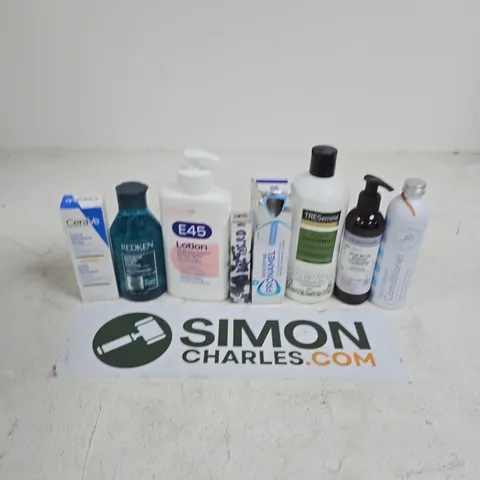 APPROXIMATELY 20 ASSORTED HEALTH & BEAUTY PRODUCTS TO INCLUDE TRESEMME CONDITIONER, CERAVE CREME, MADE BY MITCHELL SEEN NOT HERD, ETC - COLLECTION ONLY