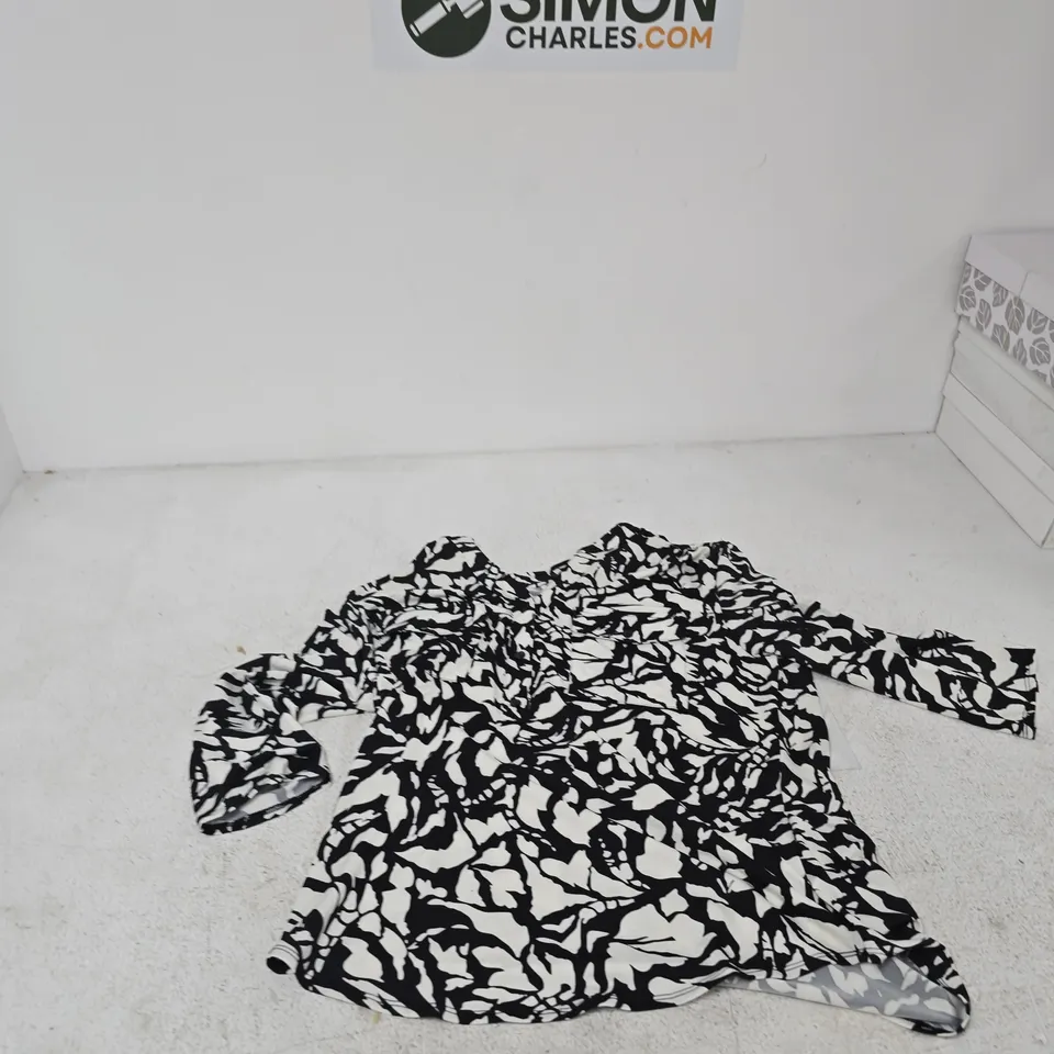 BOX OF APPROXIMATELY 20 ASSORTED ITEMS TO INCLUDE: CLASSIC BLOUSE