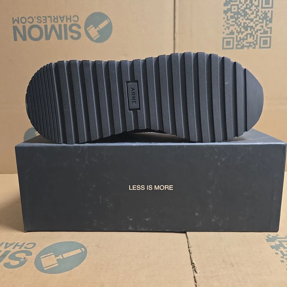 BOXED PAIR OF ARNE TECHNICAL RACER TRAINERS IN AIR FORCE BLUE SIZE UK 11