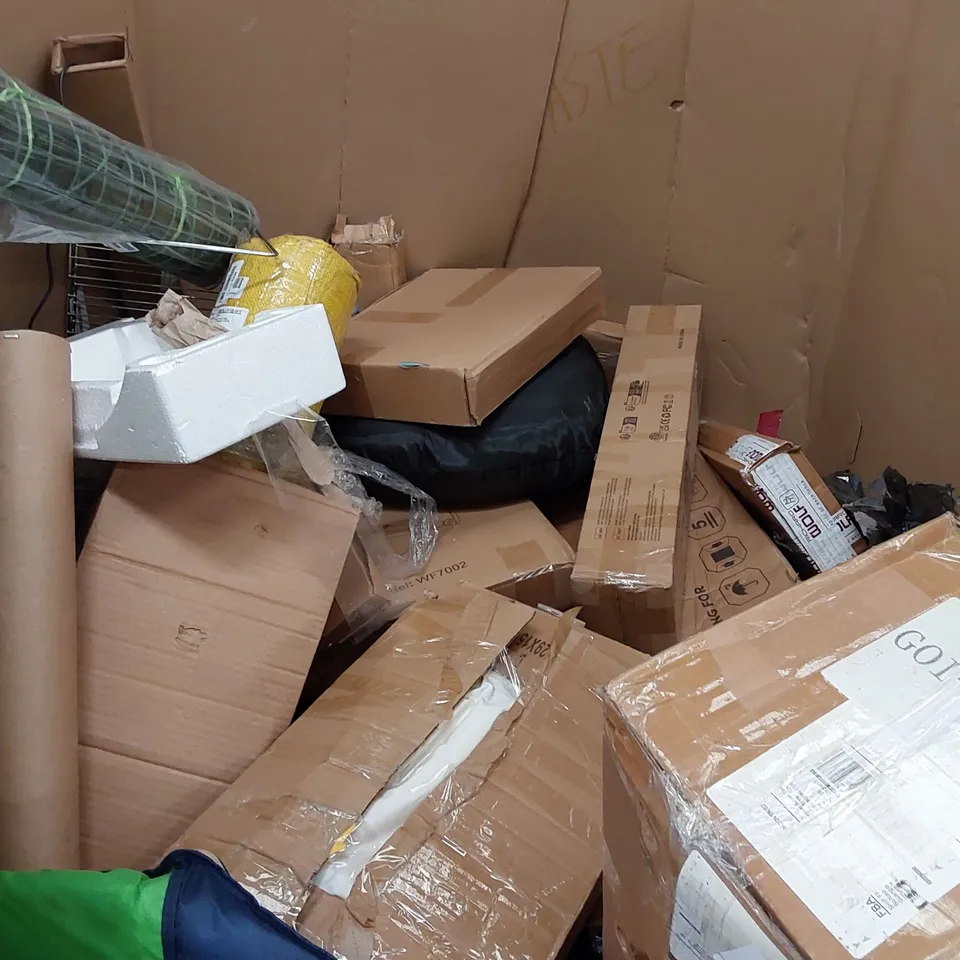 PALLET OF ASSORTED HOMEWARE AND CONSUMER PRODUCTS TO INCLUDE; OFFICE CHAIR, SELFIE BOOTH, HFS PAPER CUTTER, BABY PLAYPEN, FOLDING TWO-STEP STOOL ECT.