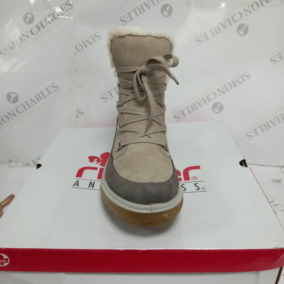 BOXED RIEKER ANTISTRESS WARM HIKING BOOTS, CREAM - SIZE 7.5 