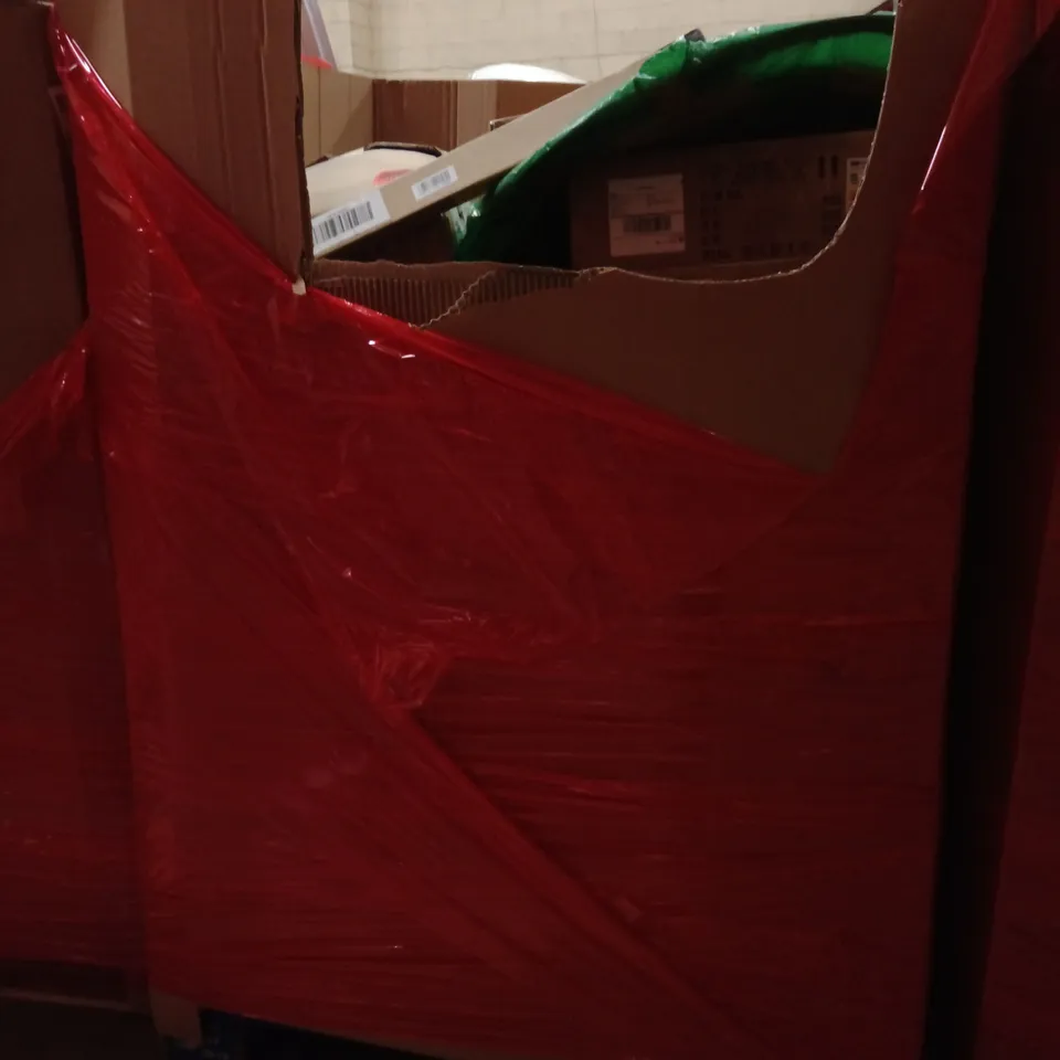 PALLET OF ASSORTED HOUSEHOLD GOODS AND PRODUCTS TO INCLUDE; CEILING LIGHT,CLOTHES AIRER,PHONE ACCESSORIES
