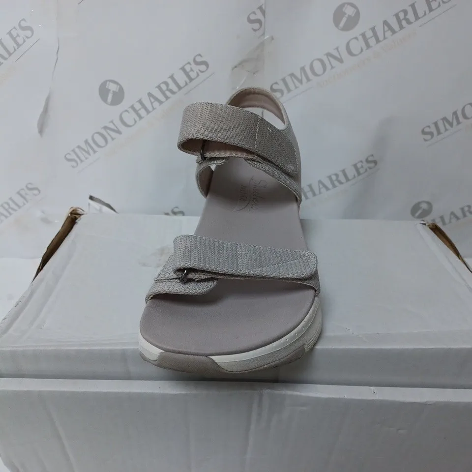 SKECHERS ARCH FIT TOURISTY SANDAL