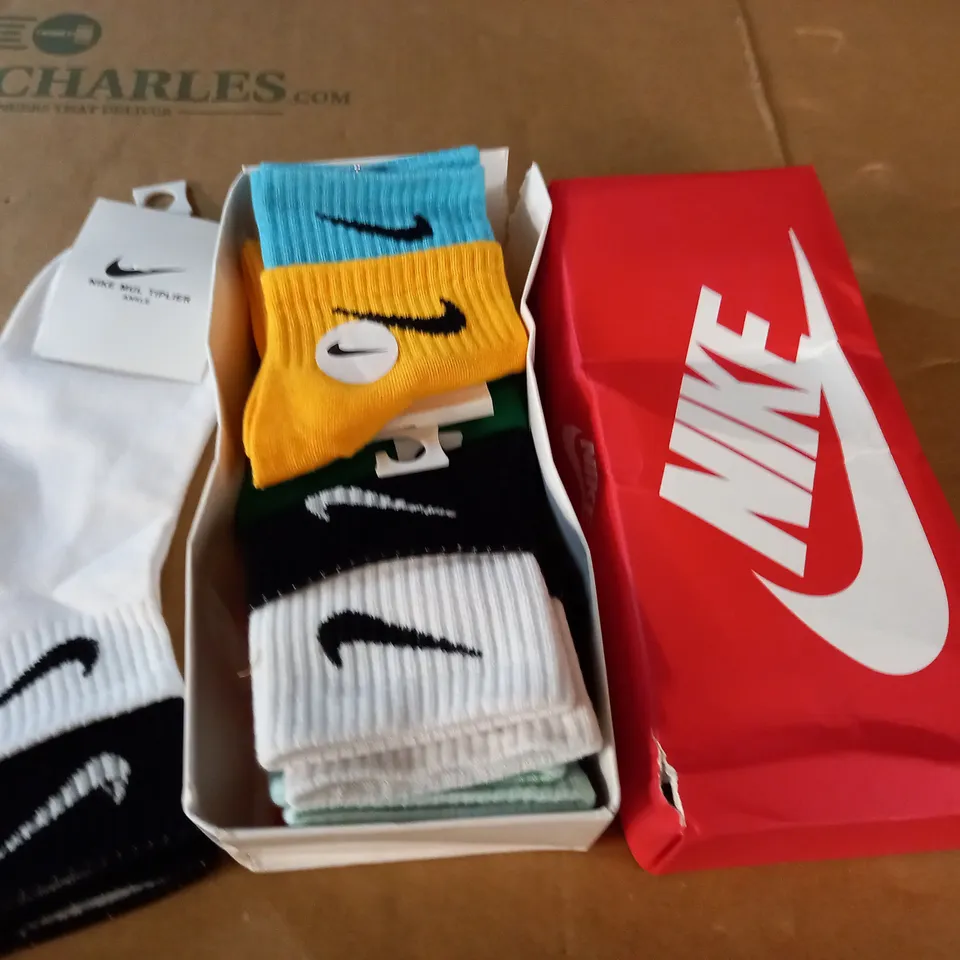 BOXED SET OF 5 PAIRS OF BABY SOCKS