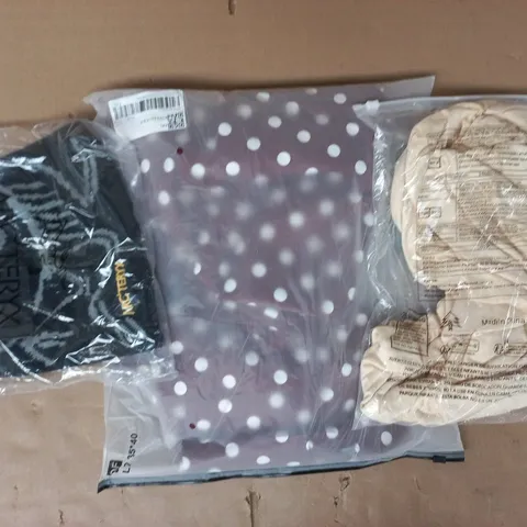 APPROXIMATELY 20 ASSORTED CLOTHING AND FASHION PRODUCTS IN VARIOUS STYLES AND SIZES - COLLECTION ONLY