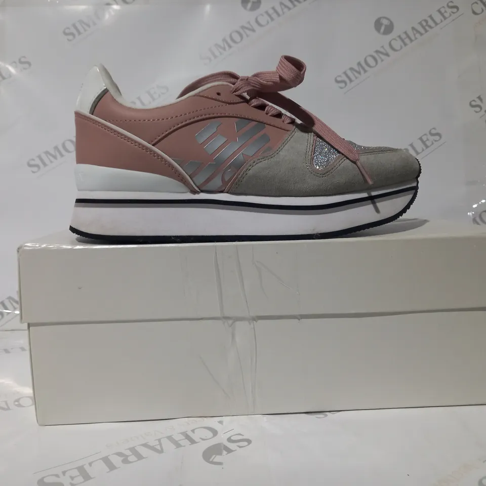 BOXED PAIR OF EMPORIO ARMANI SHOES IN NUDE/GREY/WHITE W. SILVER GLITTER EFFECT UK SIZE 4