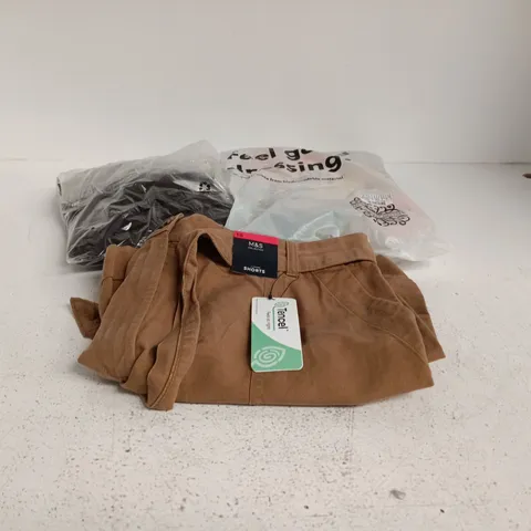 BOX OF APPROXIMATELY 25 ASSORTED CLOTHING ITEMS TO INCLUDE M&S CLOTHING, F&F CLOTHING ETC