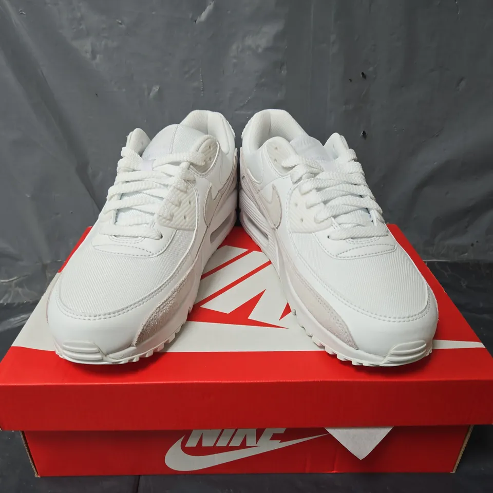 BOXED PAIR OF NIKE AIR MAX 90 TRAINERS IN WHITE - UK 9