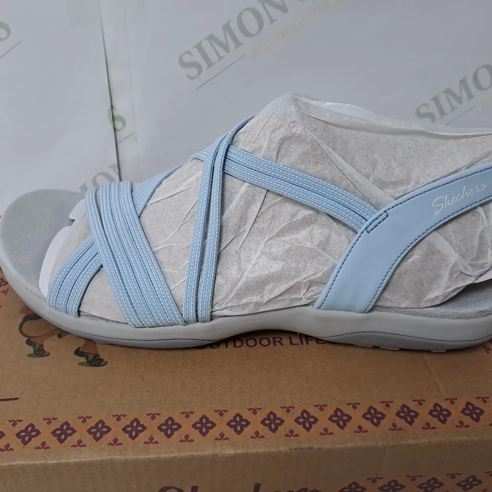 SKECHERS BLUE OPEN TOE SANDAL SIZE 6