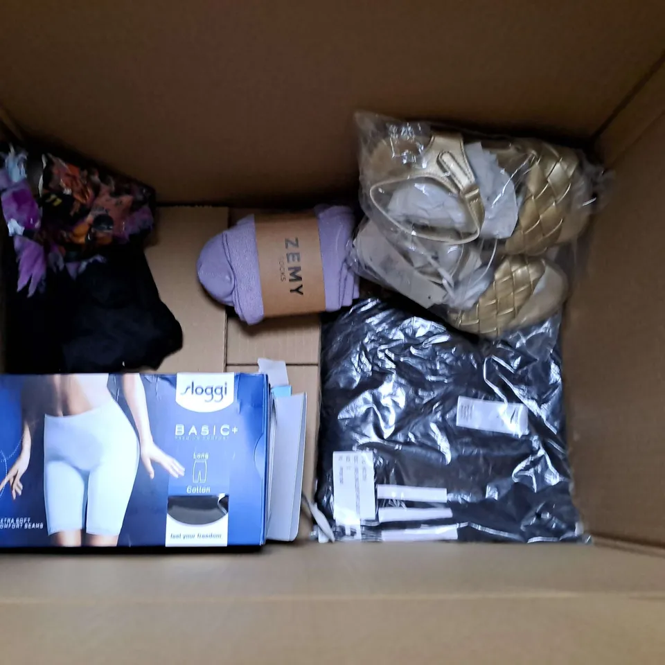 LOT OF APPROXIMATELY 20 ASSORTED CLOTHING ITEMS TO INCLUDE JOULES, PAUL SMITH, MINT VELVET AND WEIRD FISH - VARIOUS SIZES