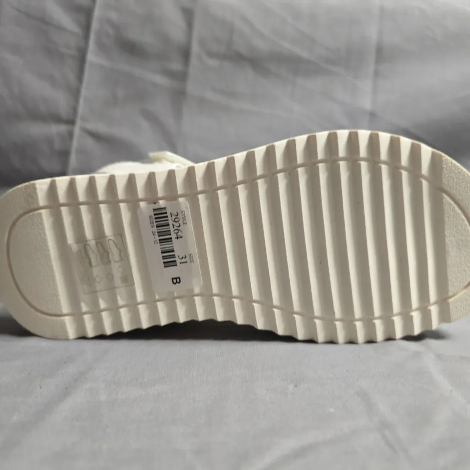 GIRLS' WHITE SANDALS WITH RHINESTONE HEART – VELCRO STRAP, EU 31