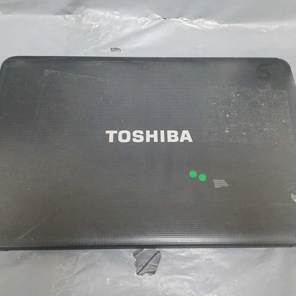TOSHIBA SATELLITE C850-1MC	15 INCH PENTIUM B960 2.20GHZ