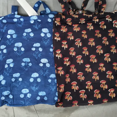 APPROXIMATELY 18 ASSORTED SHIRTS/ROBES IN VARIOUS STYLES AND SIZES - COLLECTION ONLY