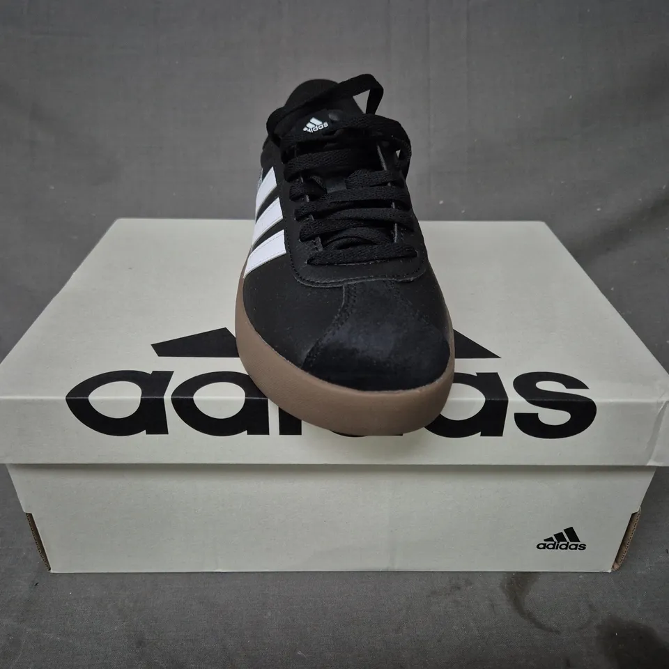 BOXED PAIR OF ADIDAS VL COURT 3.0 SHOE SIN BLACK/WHITE UK SIZE 6