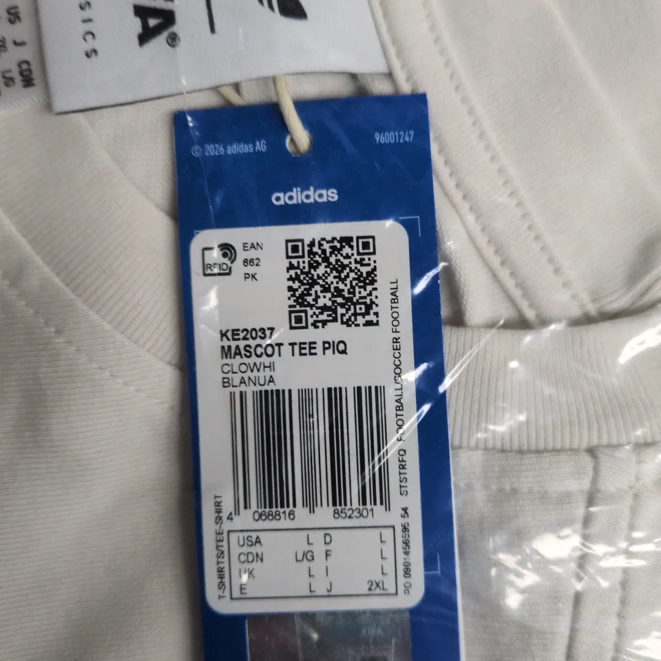 ADIDAS FIFA CLASSICS MASCOT TEE PIQ WHITE – UK L