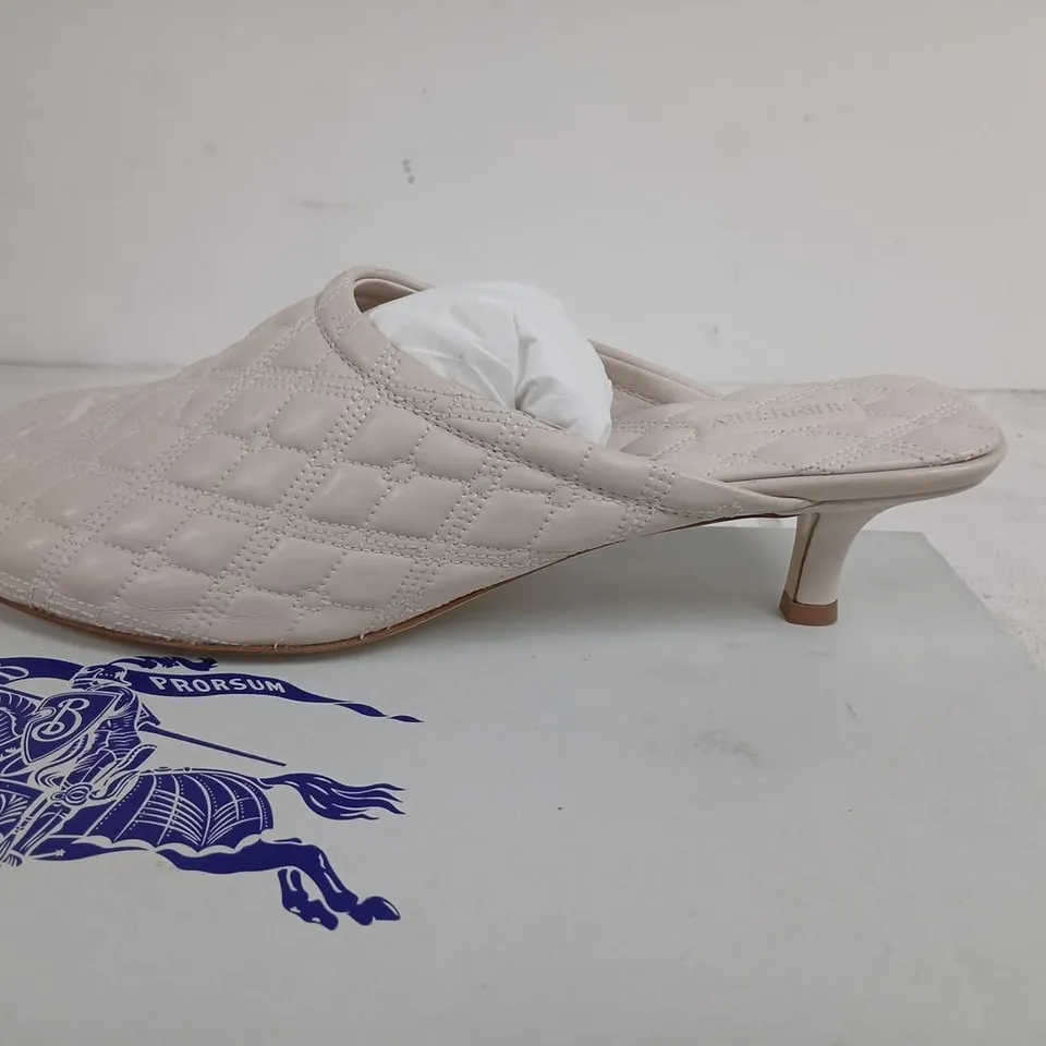 BURBERRY LEATHER QUILTED MULES – COLOUR SOAP, UK 7 (EU 40)