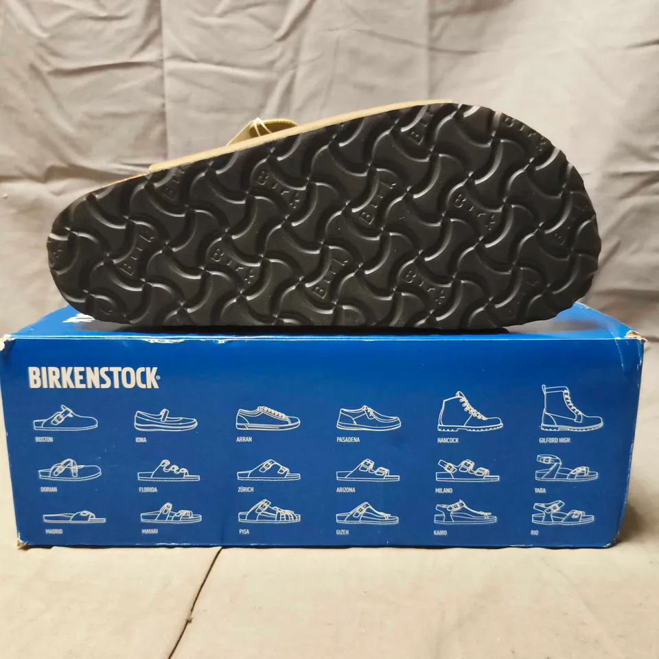 BOXED PAIR OF BIRKENSTOCK ARIZONA SANDALS SIZE EU 39