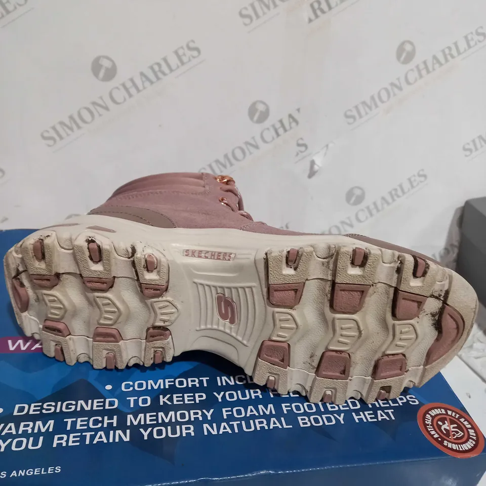 BOXED PAIR OF SKECHERS D'LITES SATIN COLLAR LACE UP BOOTS, BLUSH - SIZE 5.5