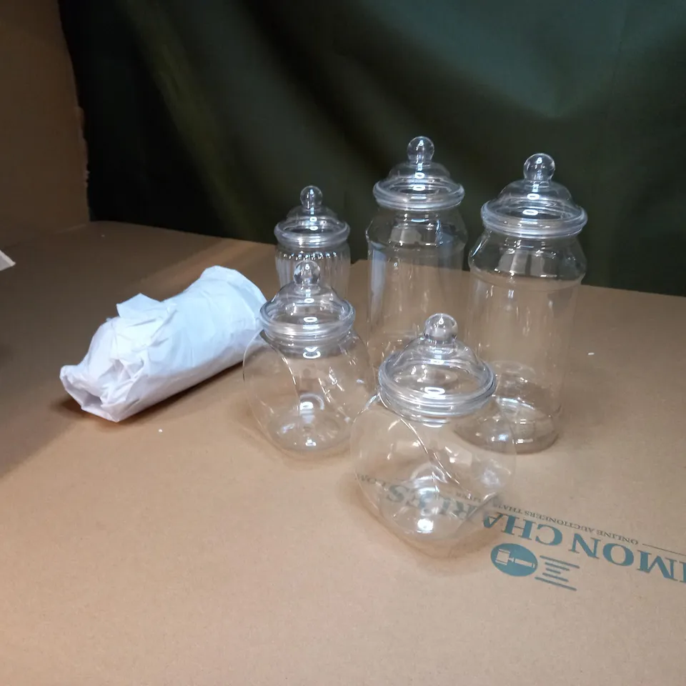LOT OF APPROX 6 CLEAR ASSORTED SWEET JARS