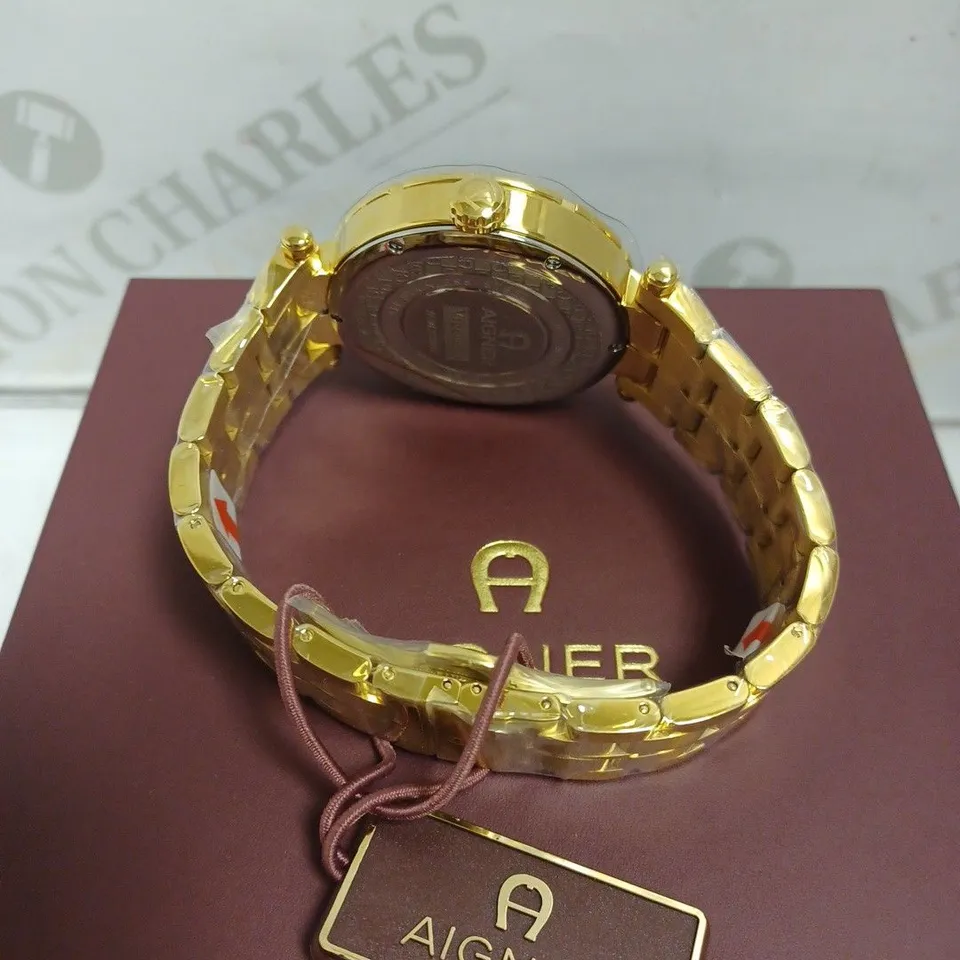 BOXED AIGNER GENTS VIGEVANO SWISS MADE WATCH WITH STAINLESS STEEL BRACELET - 5 ATM. 