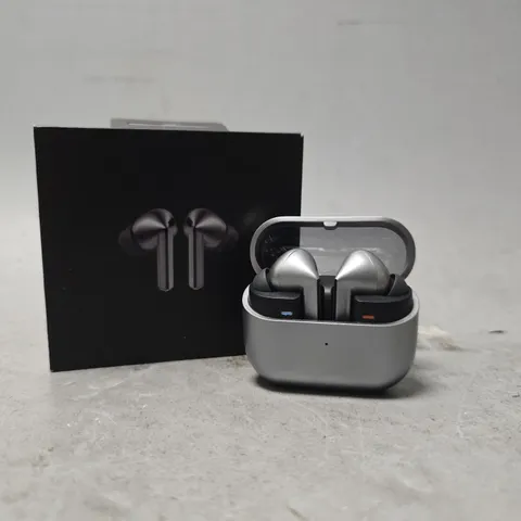 BOXED UNBRANDED GREY WIRELESS EARBUDS 