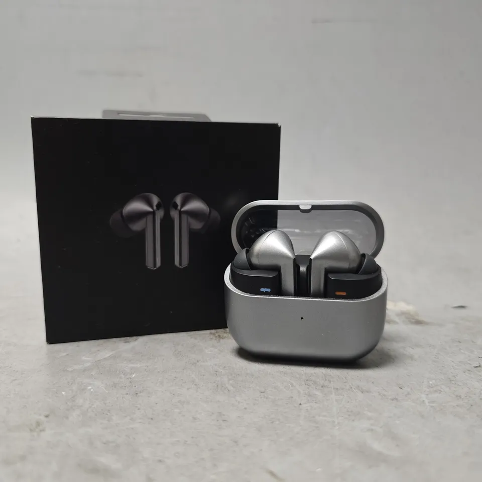 BOXED UNBRANDED GREY WIRELESS EARBUDS 