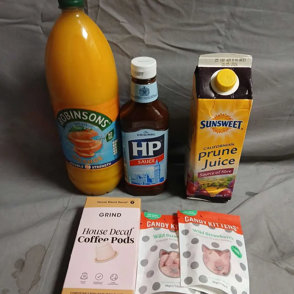 APPROXIMATELY 10 ASSORTED FOOD/DRINK PRODUCTS TO INCLUDE HP SAUCE, PRUNE JUICE, CANDY KITTENS SWEETS ETC 