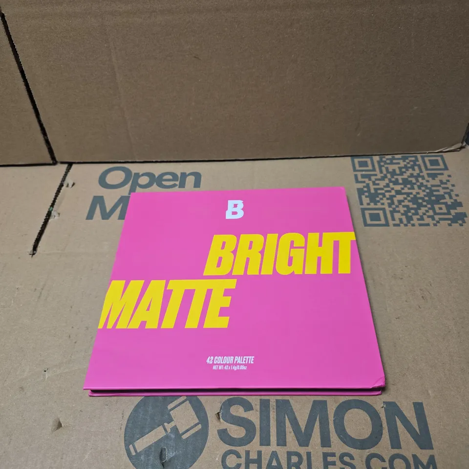 BEAUTY BAY BRIGHT MATTE 42 COLOUR PALETTE BOXE